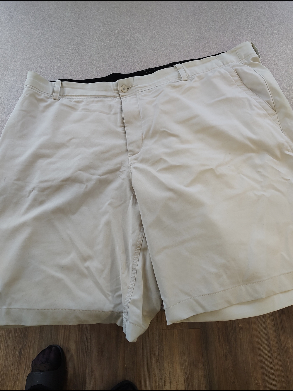 Nike Men's Lightweight Cream Golf Shorts 2x